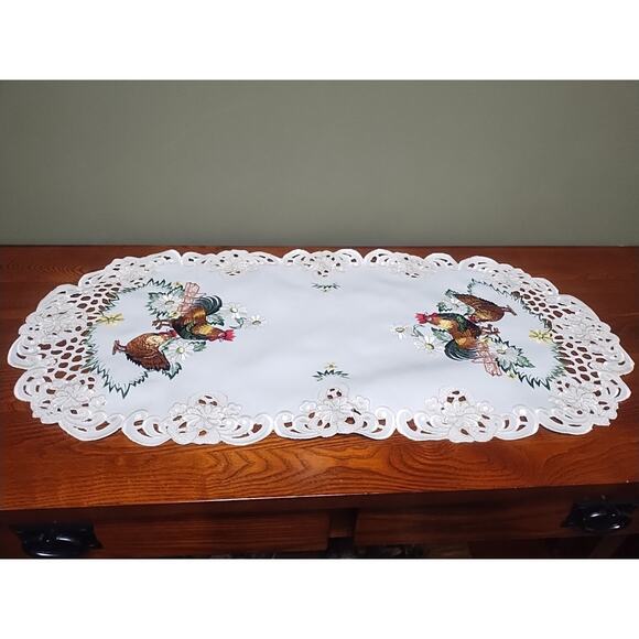 Doily Table Runner Set Tablecloth Chicken Lace floral gold Cottage Country White - Picture 2 of 14